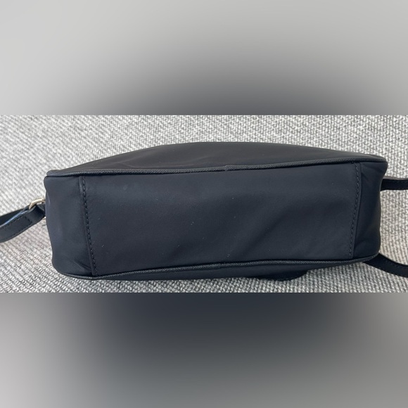 Stylish Black Bag with Gold Zipper - Picture 15 of 16